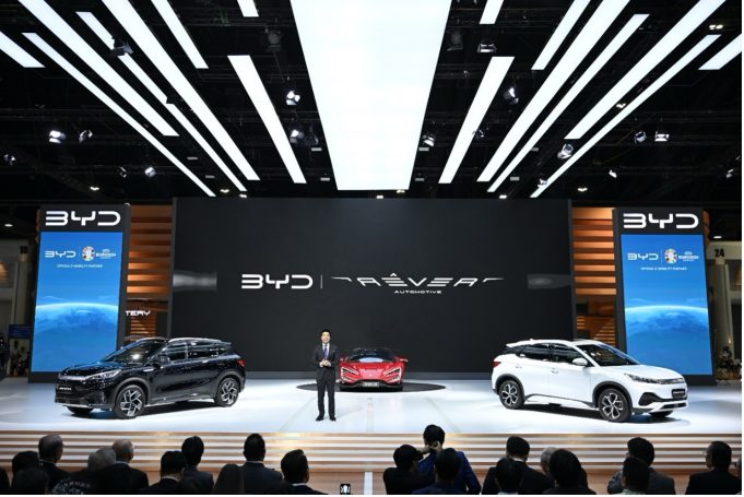 เรเว่ เปิดตัว New BYD ATTO 3 Extended รุ่นปี 2024 พร้อมส่งโปรแรงเร้าใจกับ BYD ATTO 3 รุ่นปี 2023 ที่งานมอเตอร์โชว์!