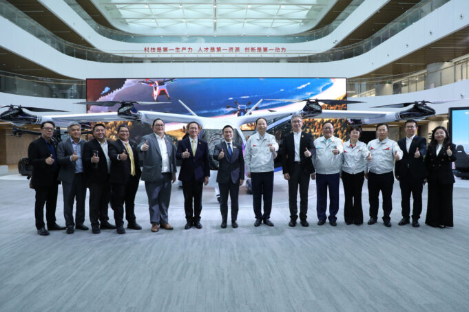 GAC Group ต้อนรับรัฐมนตรีอุตสาหกรรมไทย เยี่ยมชมศูนย์วิจัยอัจฉริยะ ณ กวางโจว GAC Group ต้อนรับรัฐมนตรีอุตสาหกรรมไทย