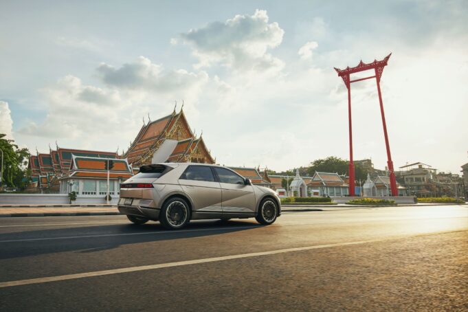 ฮุนได เปิดเกมรุก EV เต็มกำลัง! IONIQ 5 ส่วนลดจัดหนักสูงสุด 570,000 บาท พร้อมขยายเครือข่ายผู้จำหน่ายทั่วไทย