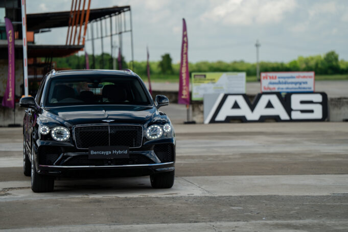 🚘 Bentley Bangkok แชร์ภาพความประทับใจในกิจกรรม Drive Beyond Luxury ส่งท้าย AAS Driving Experience 2025