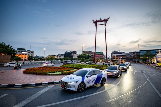 🚗✨ **BYD ทะยานสู่หลักไมล์ 100,000 คันในไทย!