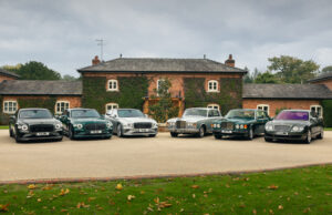 เบนท์ลีย์ มอเตอร์ส เผยโฉม Flying Spur รุ่นพิเศษ เฉลิมฉลองสุดยอดยนตรกรรมซีดาน 3 เจเนอเรชัน