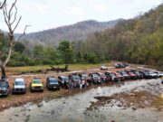 ฝ่าดงโคลน ส่งมอบแสงสว่าง! ทัพ GWM TANK 300 กว่า 26 คัน ลุยป่าแม่ฮ่องสอน ยกระดับคุณภาพชีวิตน้องๆ บนดอยสูง