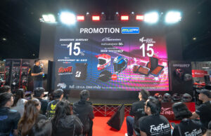 เพซแม็กซ์ เปิดตัว Alpinestars S-R7 และ SM3 ครั้งแรกในไทย ที่ IMPACT Speed Fest — ทำไมแบรนด์ชุดแข่งถึงกล้าลงมาเล่นตลาดหมวก