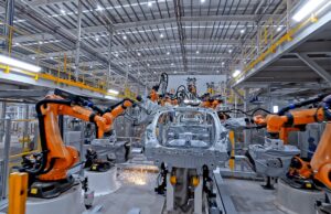 BYD ประเทศไทย จับมือ RÊVER ฉลองผลิตรถยนต์ครบ 100,000 คัน ที่โรงงานระยอง